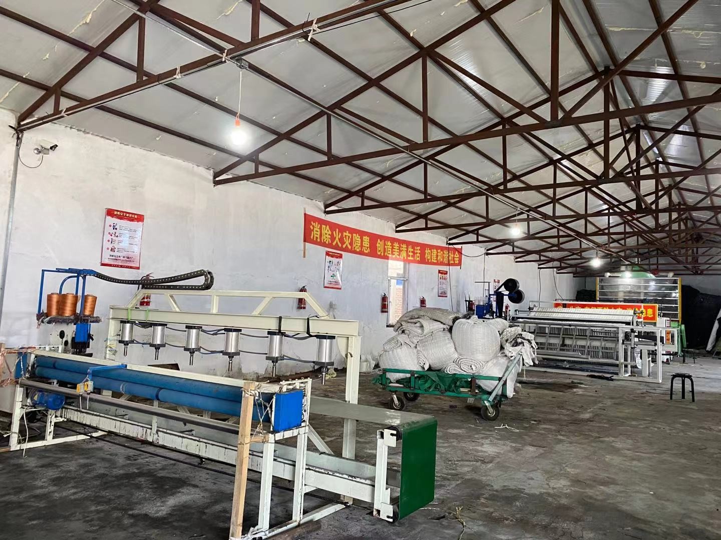 陽(yáng)發(fā)大棚保溫被生產(chǎn)車(chē)間